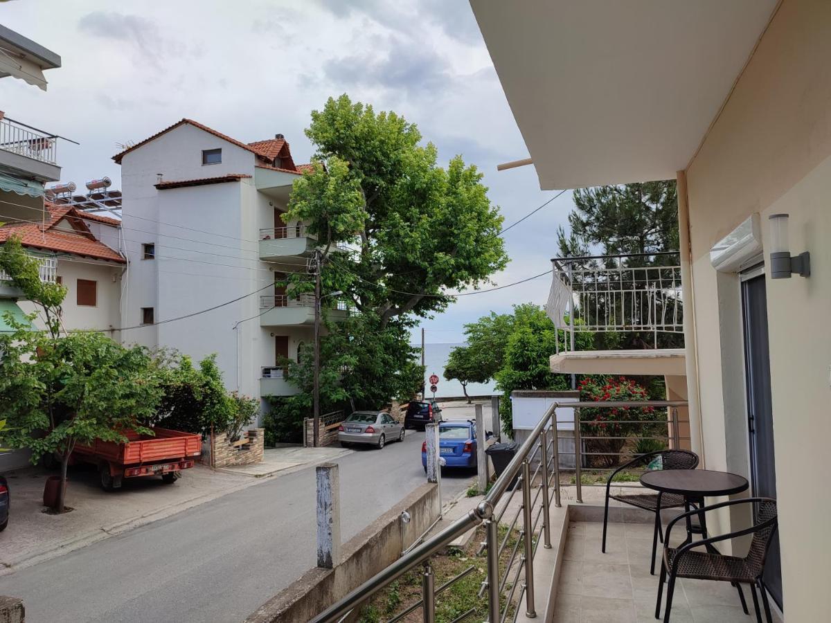 Estrella Rooms Nea Kallikrateia Ngoại thất bức ảnh